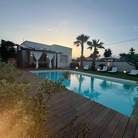 Villa I Mori Di Noro Валдериче Екстериор снимка