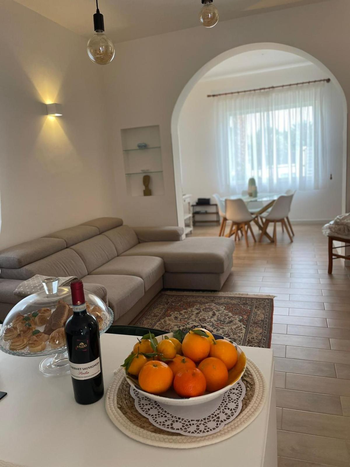 Villa I Mori Di Noro Валдериче Екстериор снимка