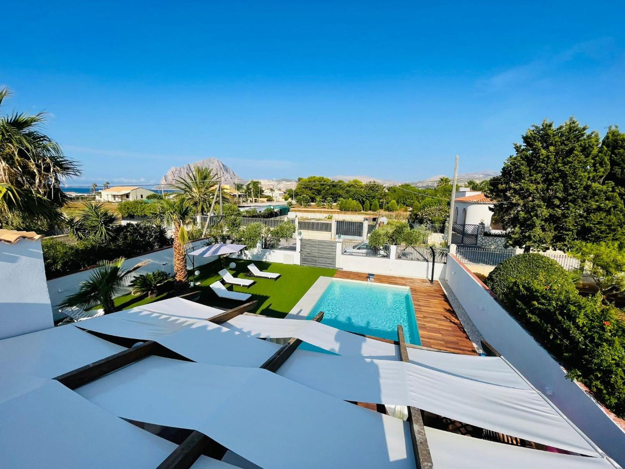 Villa I Mori Di Noro Валдериче Екстериор снимка