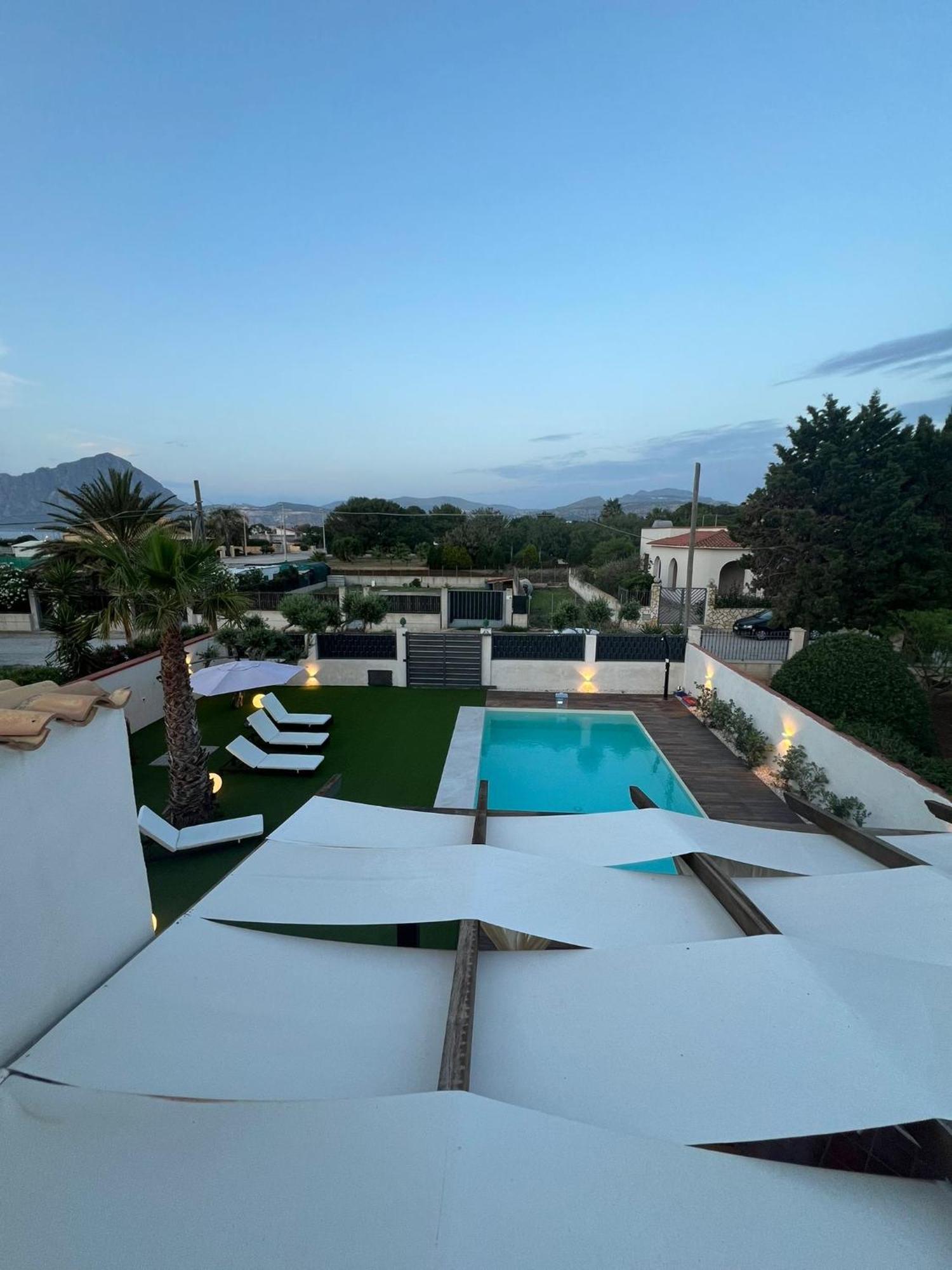 Villa I Mori Di Noro Валдериче Екстериор снимка